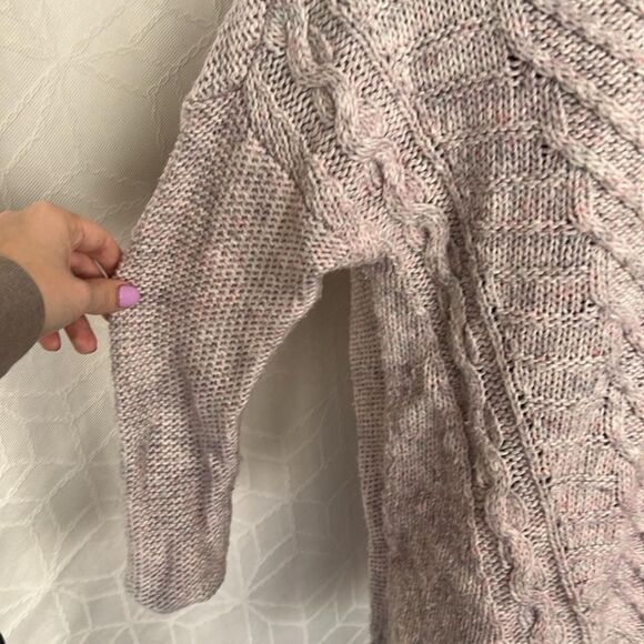 American Eagle Outfitters Lavender Wool Silk Blend Knit Sweater - Picture 3 of 7